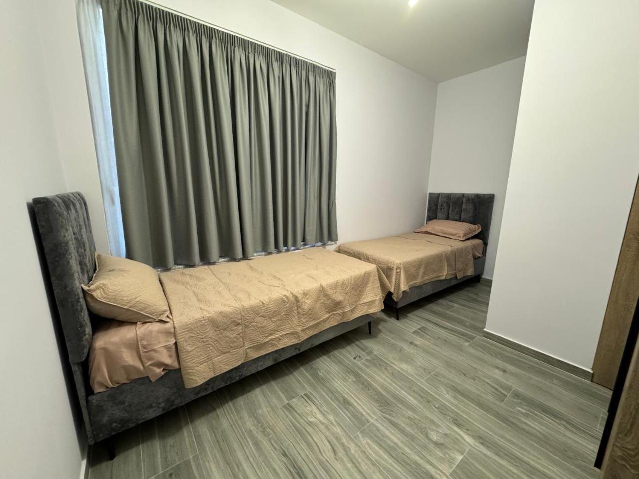 Isla's Luxurious Seaside Durrës