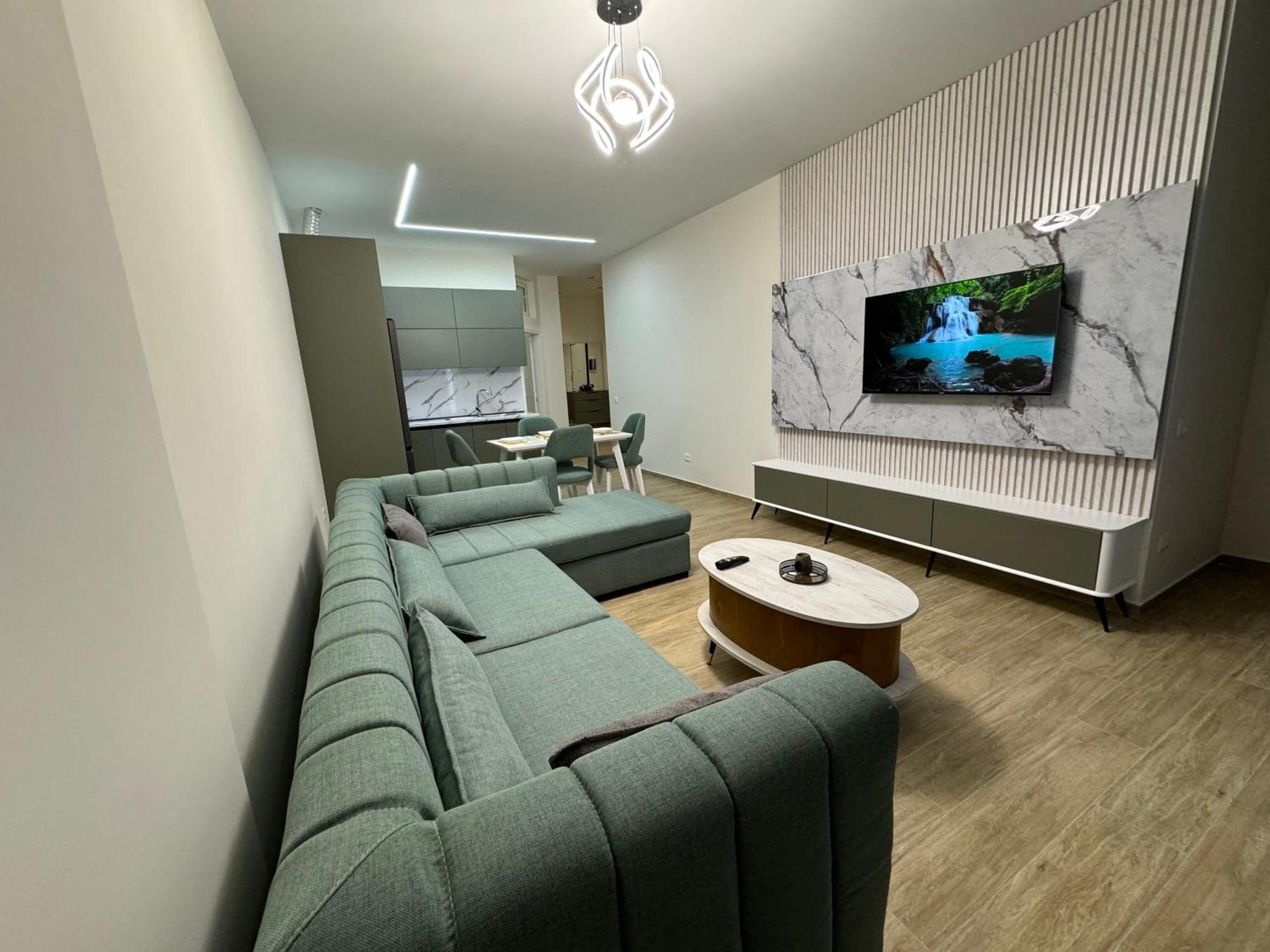 Isla's Luxurious Seaside Apartament Durrës