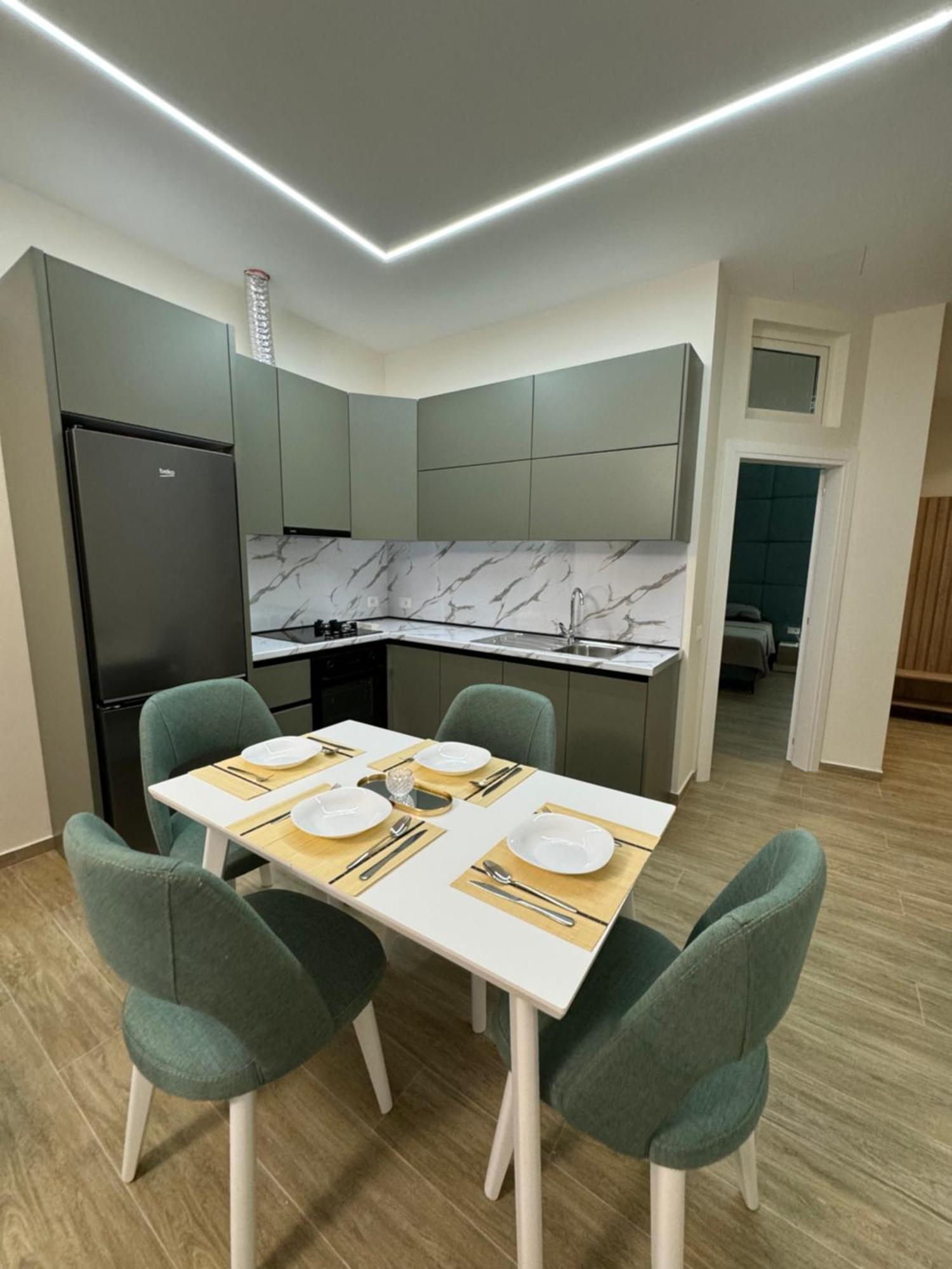 Isla's Luxurious Seaside Apartament Durrës